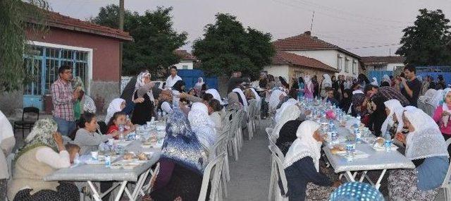 Karaören'de İftar Coşkusu