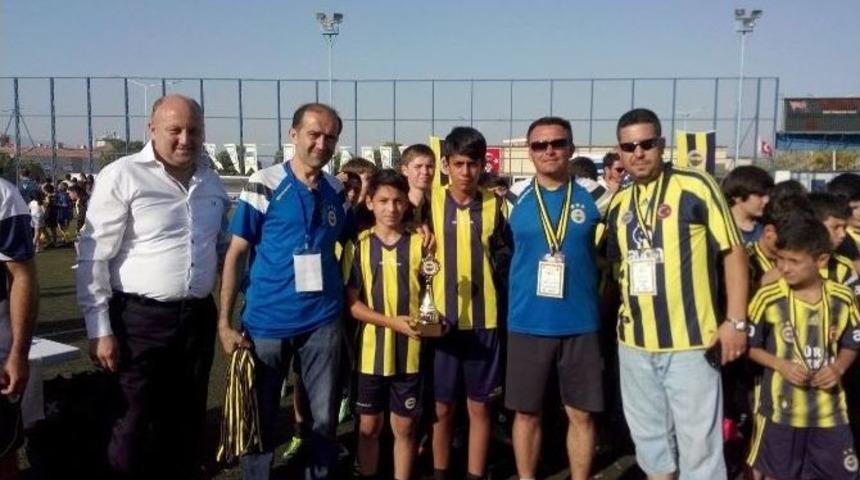 Nazillili Fenerbah&ccedil;eliler Şampiyonluğu Elden Bırakmıyor