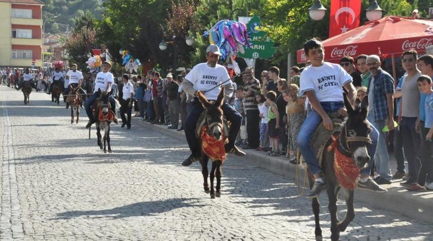 Akşehir’de "Eşeğe Binme" Ve "En Güzel Gözlü Eşek" Yarışması