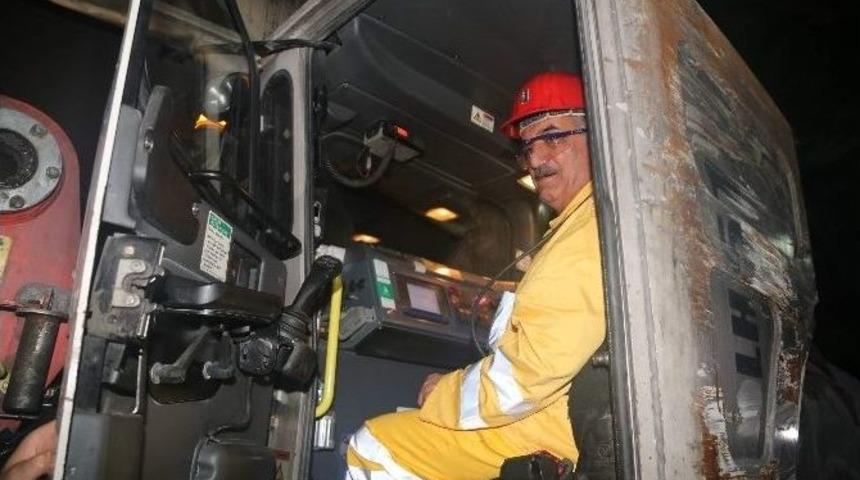 Bakan İftarını Yer Altında A&ccedil;tı