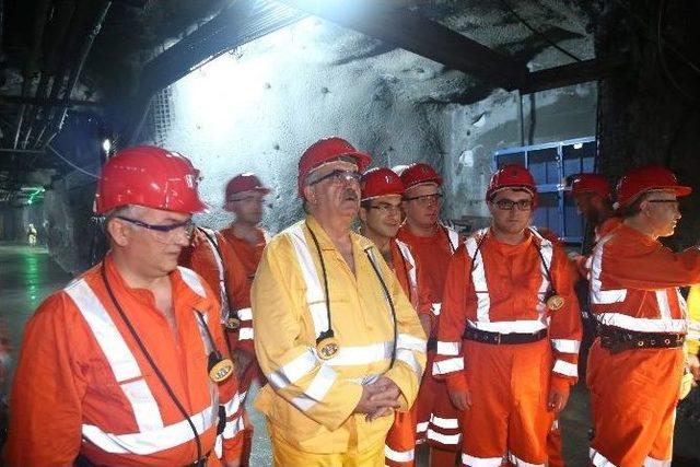 Bakan İftarını Yer Altında A&ccedil;tı 3