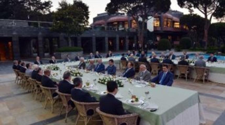 Cumhurbaşkanı G&uuml;l, Diyanet Mensuplarına İftar Verdi