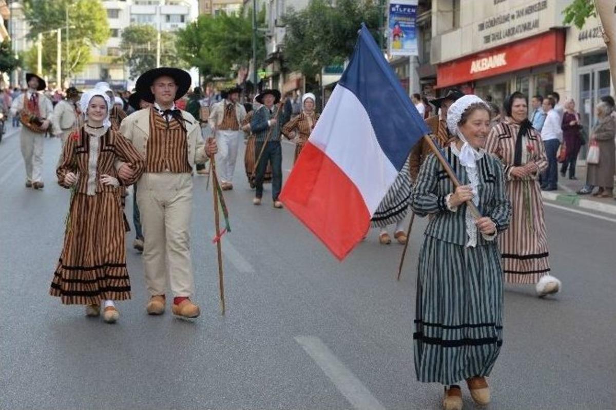 Altın Karag&ouml;z Heyecanı Kortej İle Başladı