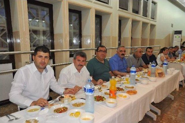 Nazillili Berber Ve Kuaf&ouml;rler İlk Kez Birlikte Oru&ccedil; A&ccedil;tı 1