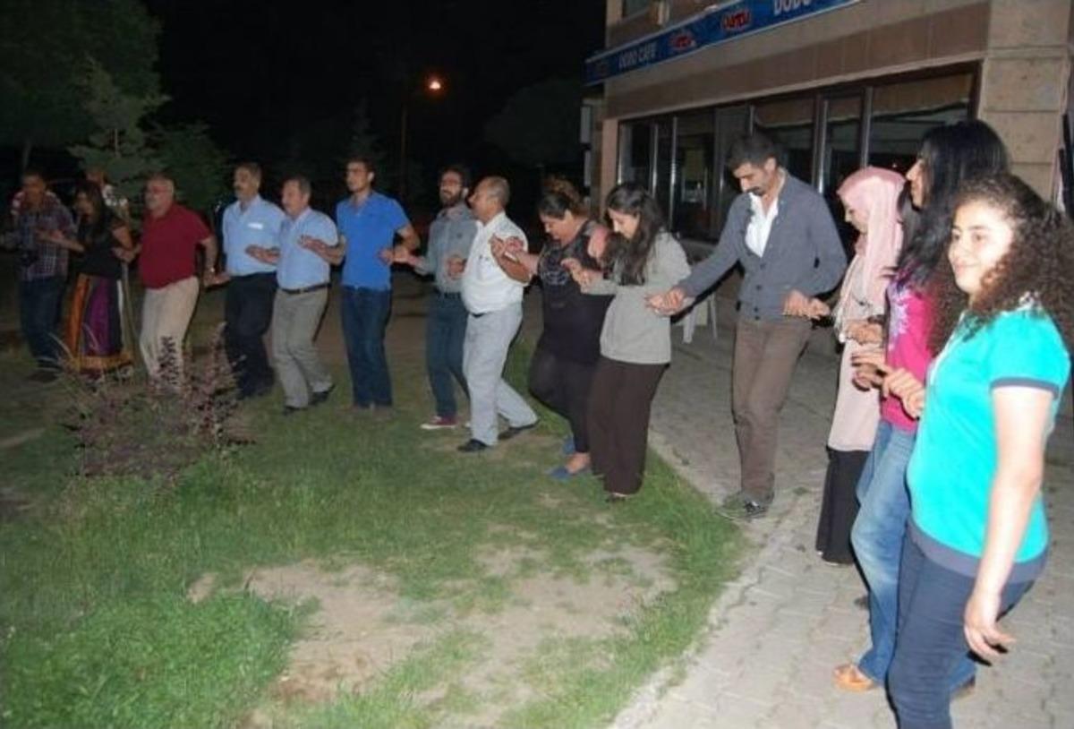 Bitlisliler Vang&ouml;l&uuml; Sahiline Akın Ediyor