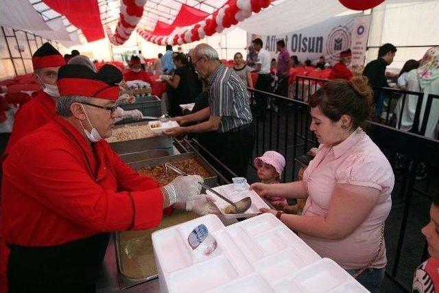 10 Günde 40 Bin Kişi İftar Yaptı