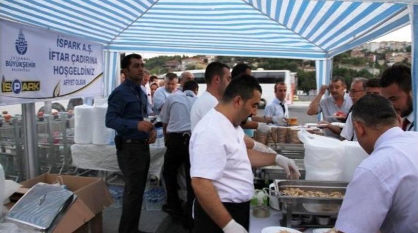 İspark&rsquo;tan Alibeyk&ouml;y Cep Otogarı Yolcularına İftar Yemeği