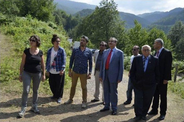 Vali Su, Firak Filminin Setini Ziyaret Etti G1