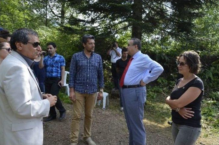 Vali Su, Firak Filminin Setini Ziyaret Etti G4