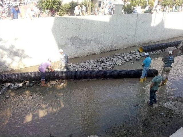 Akçakoca Çivi Deresinde Islah Çalışmaları Sürüyor