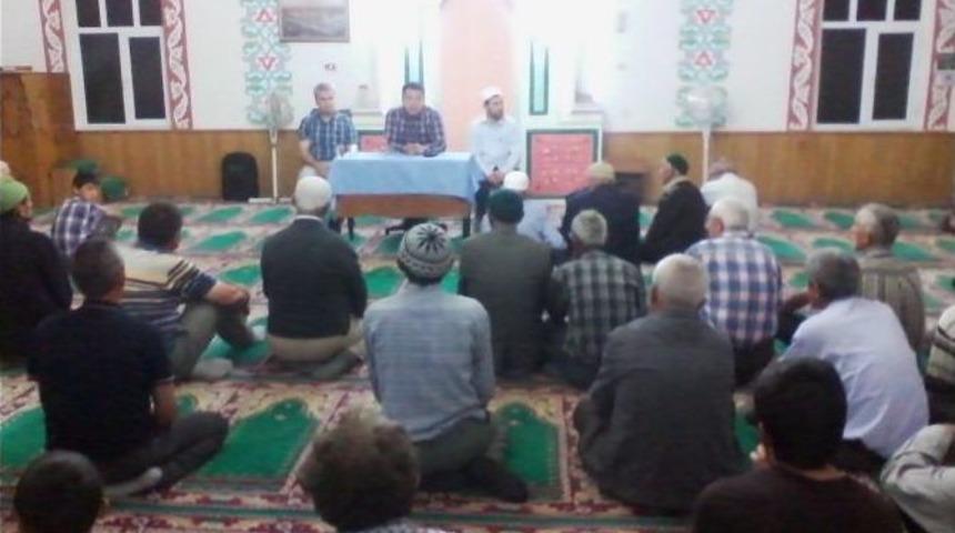 Kaymakam &Ouml;zcan, Yoğunpelit K&ouml;y&uuml;nde