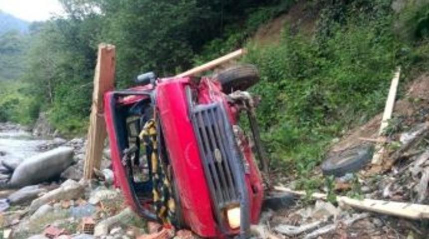 Giresun&rsquo;da Trafik Kazası: 1 &Ouml;l&uuml;, 1 Yaralı