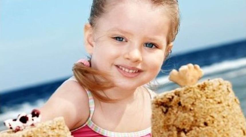 Erken Yaşta G&uuml;neş Işınlarına Maruz Kalmak Cilt Kanseri Nedeni