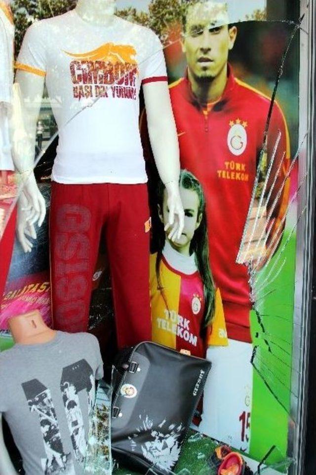 Antalyaspor Taraftarlarının Gs Store Saldırısı