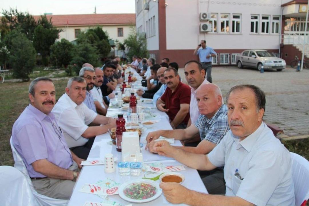 Kaymakam Uysal, Kurum M&uuml;d&uuml;rleriyle Iftarda Bir Araya Geldi