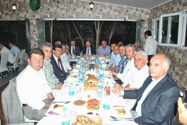 Ak Parti İl Başkanı Özden, İlçe Başkanları İle Bir Araya Geldi