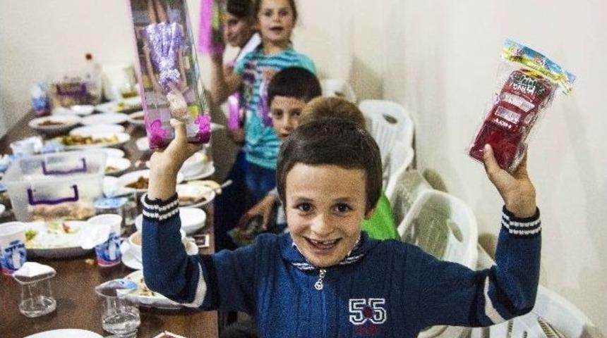 Yetim &Ccedil;ocuklar İftarda Bir Araya Geldi