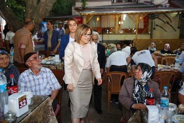 B&uuml;y&uuml;kşehir, Şehit Ve Gazi Yakınlarını İftarda Buluşturdu 3