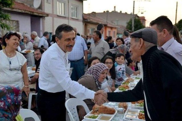 İftar Sofrası Yeşiltepe&rsquo;de De Kuruldu 2