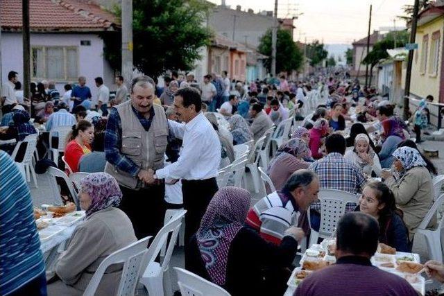 İftar Sofrası Yeşiltepe&rsquo;de De Kuruldu 3