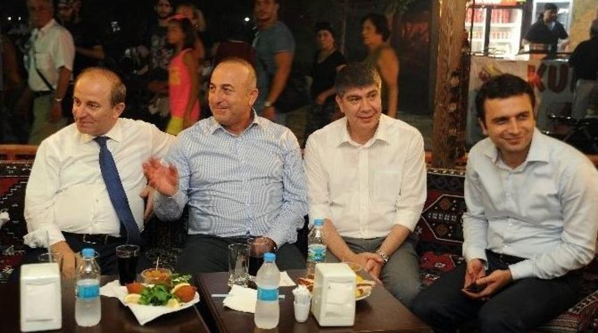 B&uuml;y&uuml;kşehir Ramazan Şenlikleri Bakan &Ccedil;avuşoğlu&rsquo;nu Ağırladı