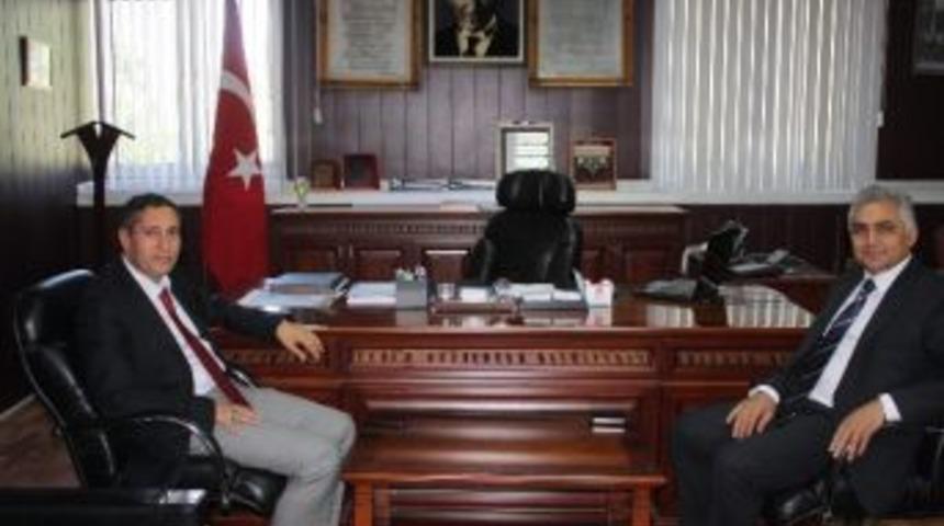 Emniyet M&uuml;d&uuml;r&uuml; &Ouml;mer Urhal&rsquo;dan Milli Eğitim M&uuml;d&uuml;r&uuml; Ali Tatlı&rsquo;ya Ziyaret