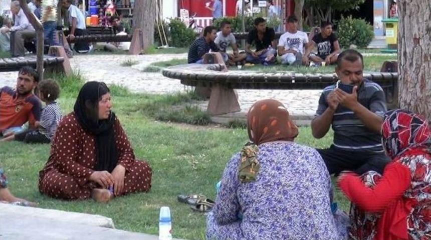 Suriyeli Dilenciler &Ouml;zg&uuml;rl&uuml;k Parkı'na Yerleşti
