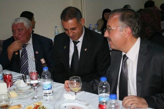 Kars Valisi &Ouml;zdemir, Şehit Ve Gazi Aileleriyle İftar Yemeğinde Bir Araya Geldi 2