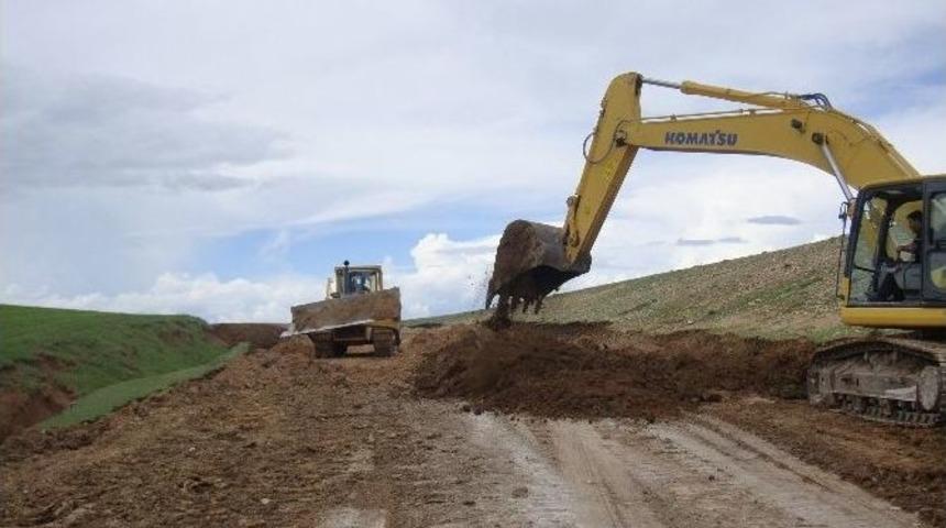 Diyadin K&ouml;ylerinde Yol &Ccedil;alışmaları