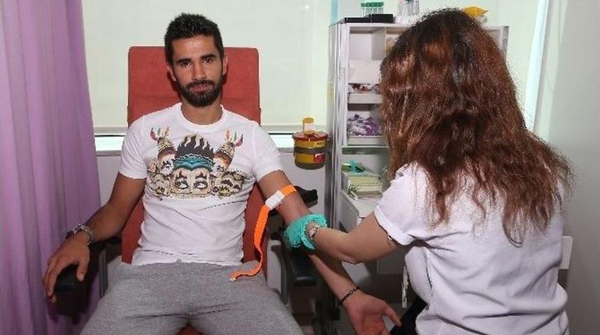 Fenerbah&ccedil;e&rsquo;li Bazı Futbolcular Sağlık Kontrol&uuml;nden Ge&ccedil;ti