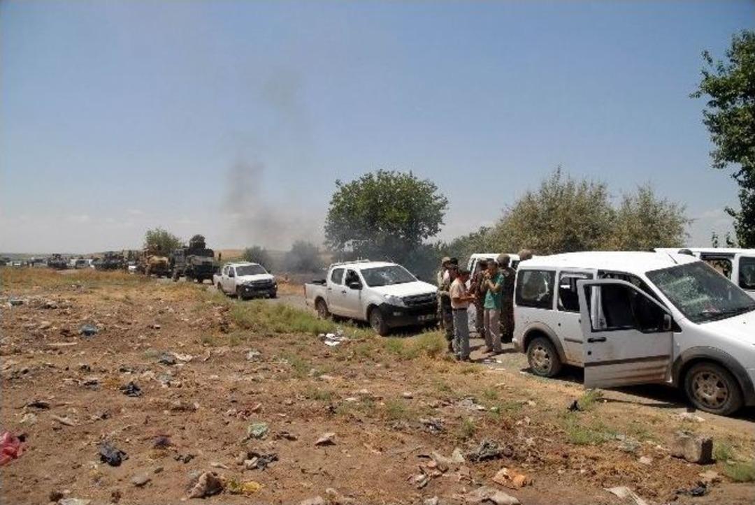 Dedaş Ekipleri, Ka&ccedil;ak Kontrol&uuml;ne Gittikleri K&ouml;yden &Ccedil;ıkamadı