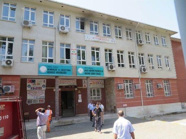 Nazilli Halk Eğitim Merkezi&rsquo;nde Korkutan Yangın 1