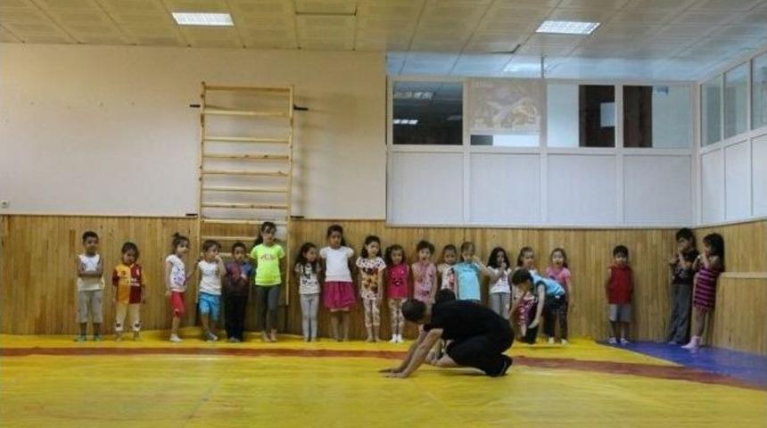 Karaman'da Yaz Spor Okullarında Eğitimler S&uuml;r&uuml;yor