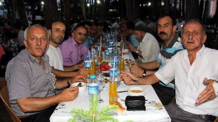 Devlet Hastanesi Bah&ccedil;esinde İftar D&uuml;zenlendi