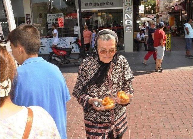 Kuşadası Belediyesi’nin Görev Şehitleri Anıldı