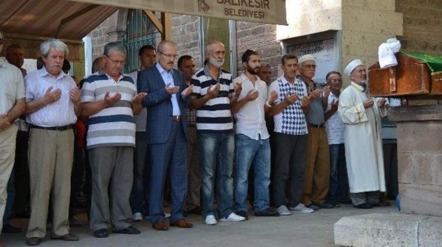 Balıkesirspor Basın S&ouml;zc&uuml;s&uuml; G&uuml;neş'in Baba Acısı