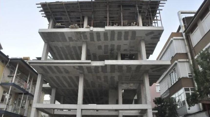 İnşaattan D&uuml;şen İş&ccedil;i Feci Şekilde Can Verdi