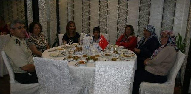 Validen Şehit Ve Gazi Ailelerine İftar 1