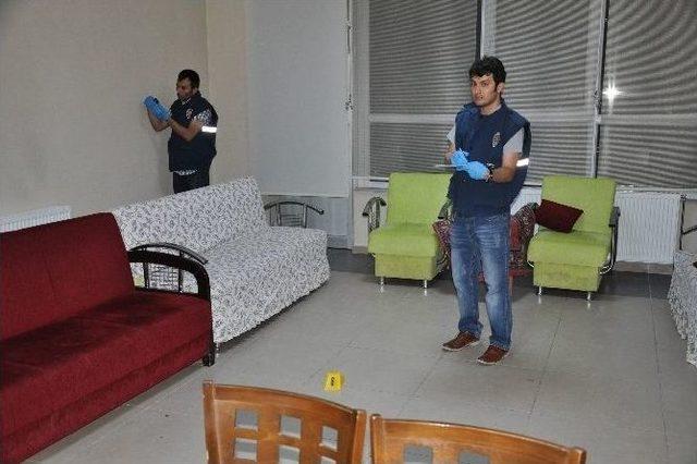 Silahıyla Kafasına Sıktı 1