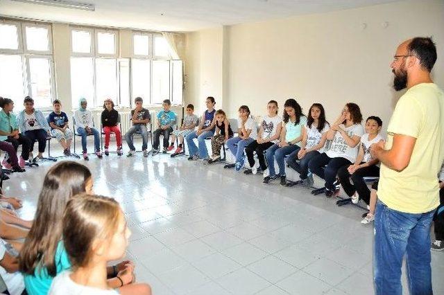 Akşehir&rsquo;de &Ccedil;ocuklara Film At&ouml;lyesi Ve Karag&ouml;z Hacivat Tasarım At&ouml;lyesi 1