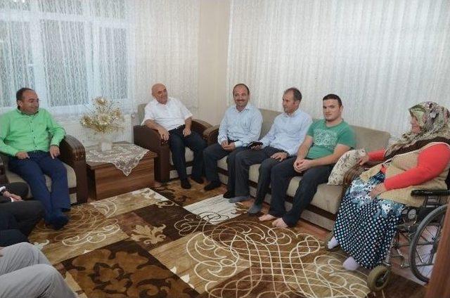 Başkan Üzülmez İhtiyaç Sahiplerine Ziyaretlerini Sürdürüyor 1