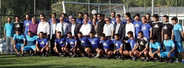 Gaziantep Büyükşehir Belediyespor Top Başı Yaptı