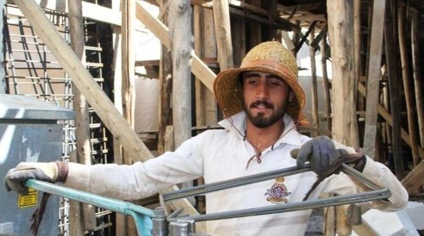 Oru&ccedil; Ve Sıcağa Rağmen İnşaatta &Ccedil;alışıyorlar