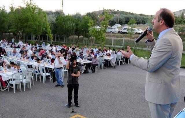 Ak Parti Genel Sekreteri Haluk İpek, Mahalle İftarında