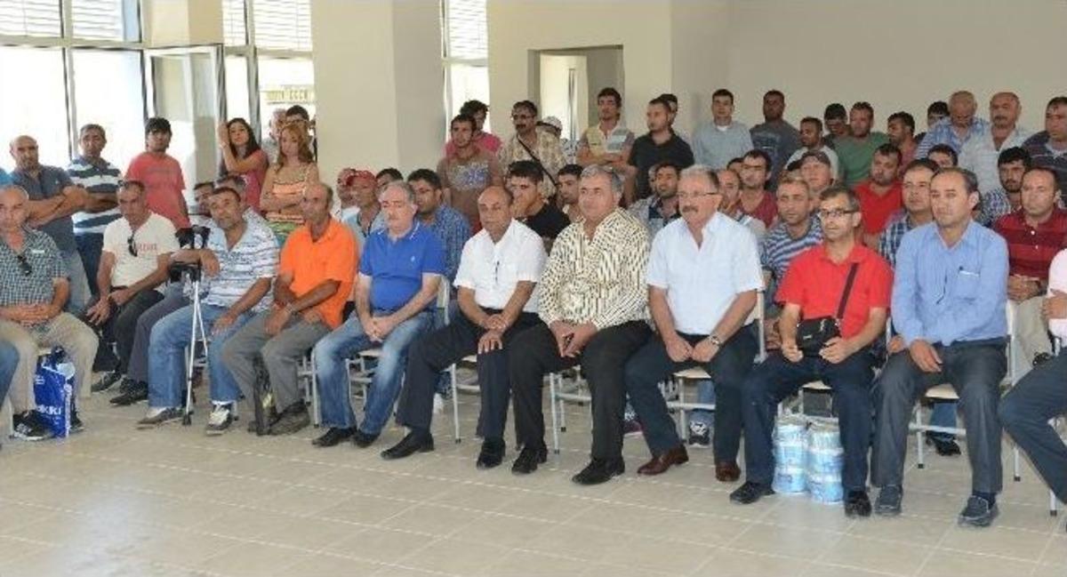 &Ccedil;iğli'de Şantiye İş&ccedil;ilerine &Ouml;zel Tiyatro