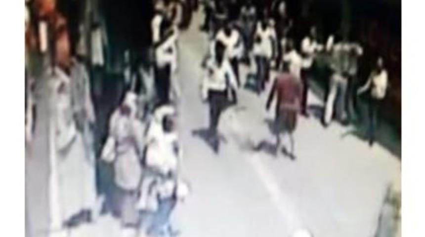 Ambulans Şof&ouml;r&uuml;n&uuml;n Darp Edilmesi Kameralara Yansıdı