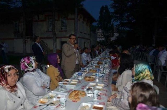 Belediye &Ccedil;alışanları İftar Sofrasında 3