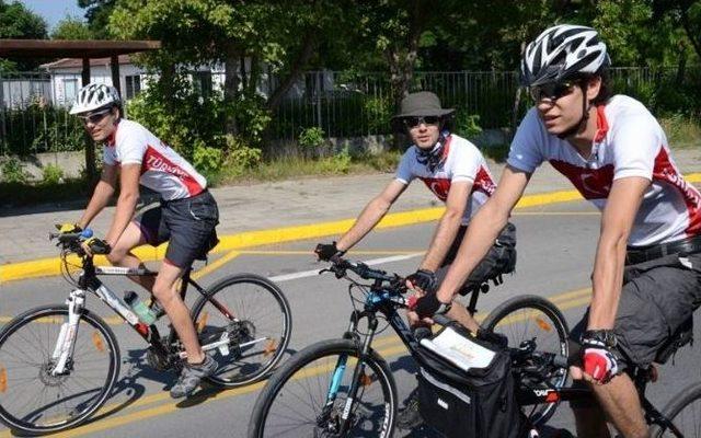 Rotası Barış Ve Kardeşlik Olan Gen&ccedil;ler, Pedal &Ccedil;evirmeye Devam Ediyor 1
