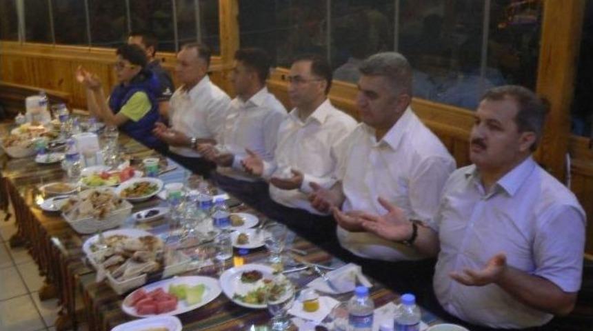 İl&ccedil;e M&uuml;ft&uuml;l&uuml;ğ&uuml;'nden Şehit Ailelerine İftar Yemeği