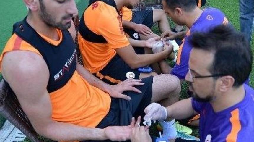 Galatasaray'da Futbolcuların Sağlık Kontrolleri S&uuml;r&uuml;yor